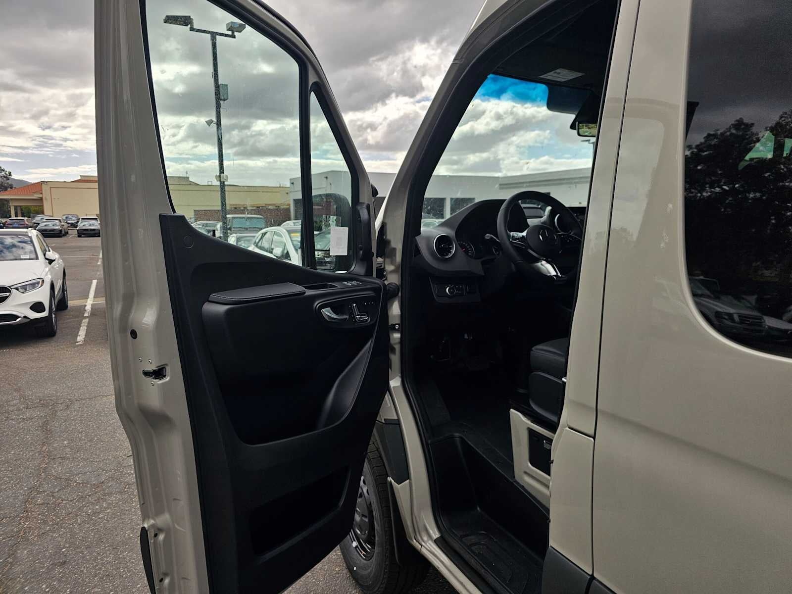 2026 Mercedes-Benz Sprinter Passenger 2500 Standard Roof I4 Diesel HO 144 AWD