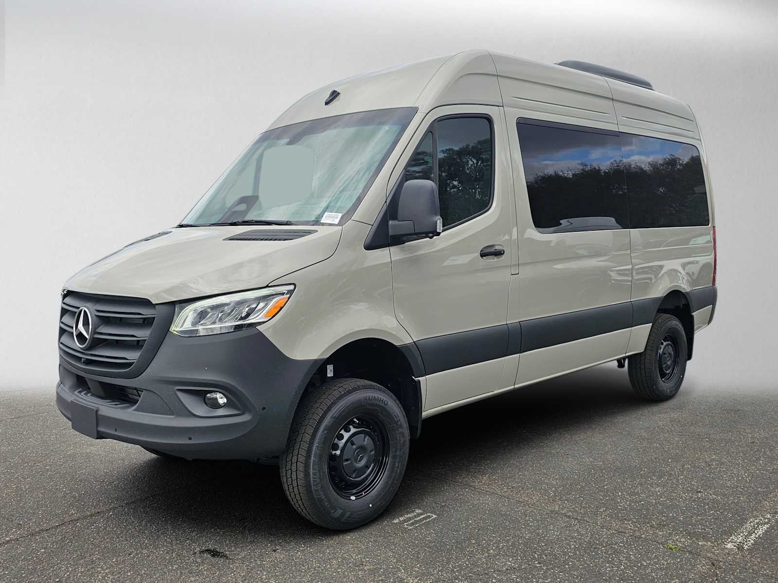 2026 Mercedes-Benz Sprinter Passenger 2500 Standard Roof I4 Diesel HO 144 AWD