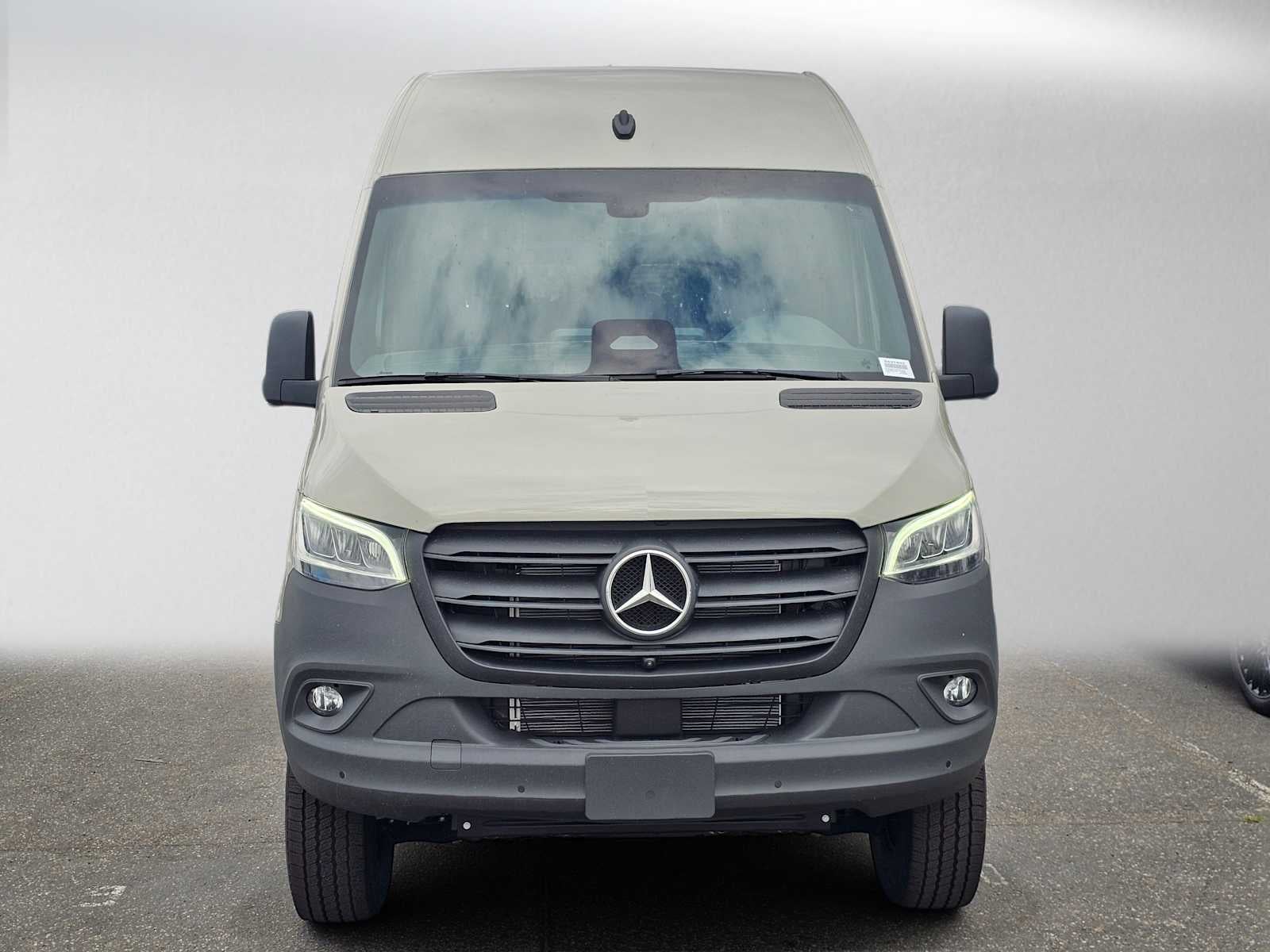 2026 Mercedes-Benz Sprinter Passenger 2500 Standard Roof I4 Diesel HO 144 AWD