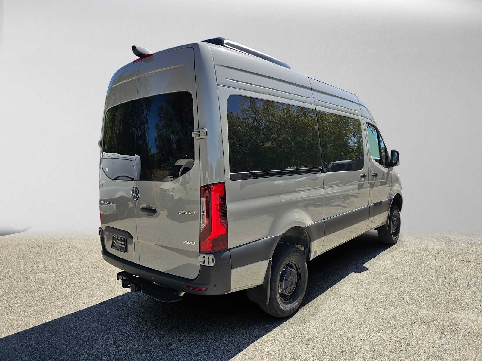 2026 Mercedes-Benz Sprinter Passenger Van 2500 Standard Roof I4 Diesel HO 144 AWD