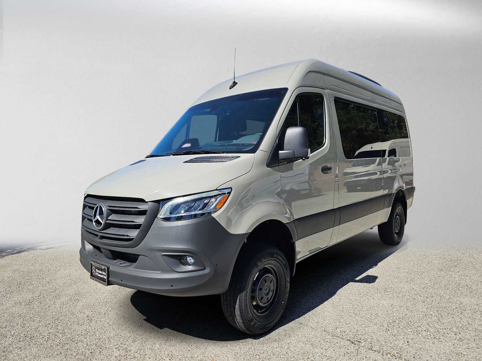 2026 Mercedes-Benz Sprinter Passenger Van 2500 Standard Roof I4 Diesel HO 144 AWD