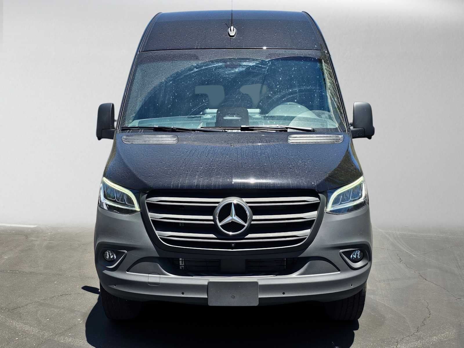 2026 Mercedes-Benz Sprinter Passenger Van 2500 High Roof I4 Diesel HO 170 RWD