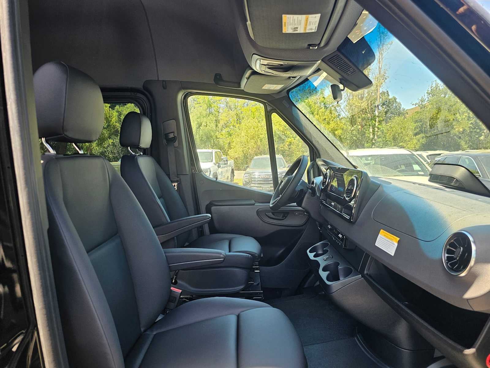 2026 Mercedes-Benz Sprinter Passenger Van 2500 High Roof I4 Diesel HO 170 RWD
