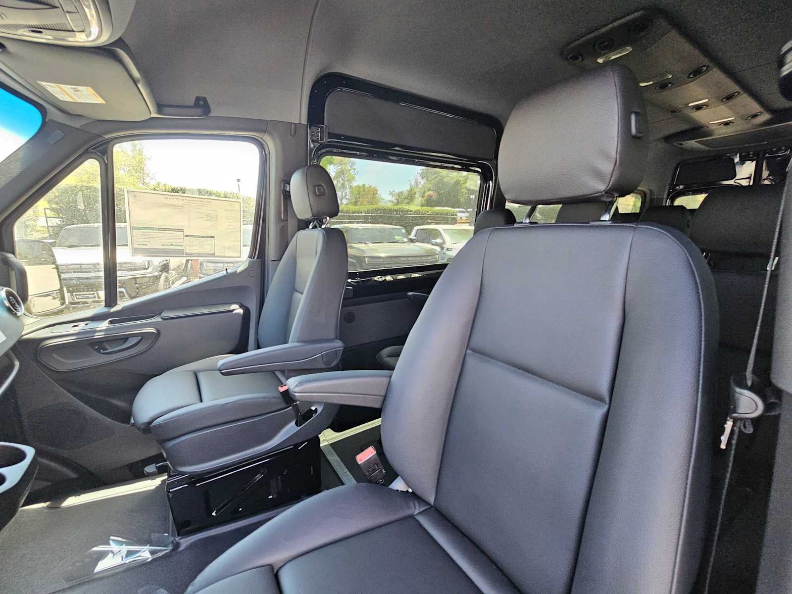2026 Mercedes-Benz Sprinter Passenger Van 2500 High Roof I4 Diesel HO 170 RWD